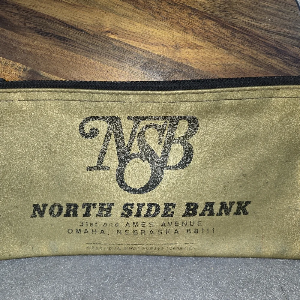 Vintage gold bank bag / Pouch